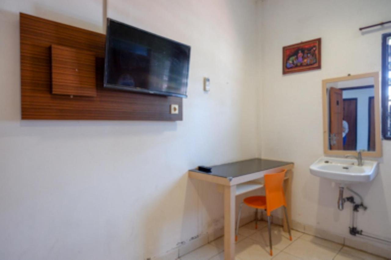 Oyo 1251 Residence 8 Semarang Exteriér fotografie