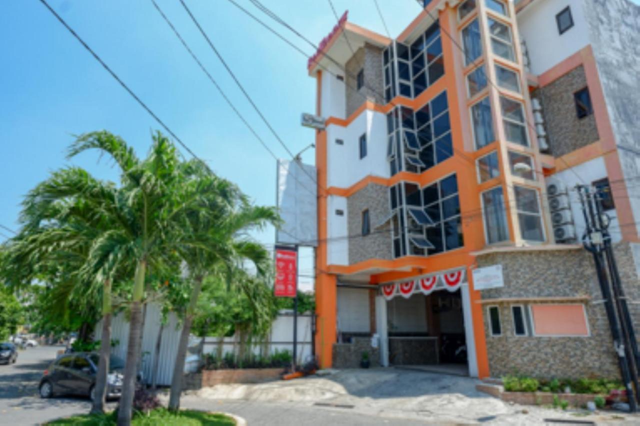 Oyo 1251 Residence 8 Semarang Exteriér fotografie
