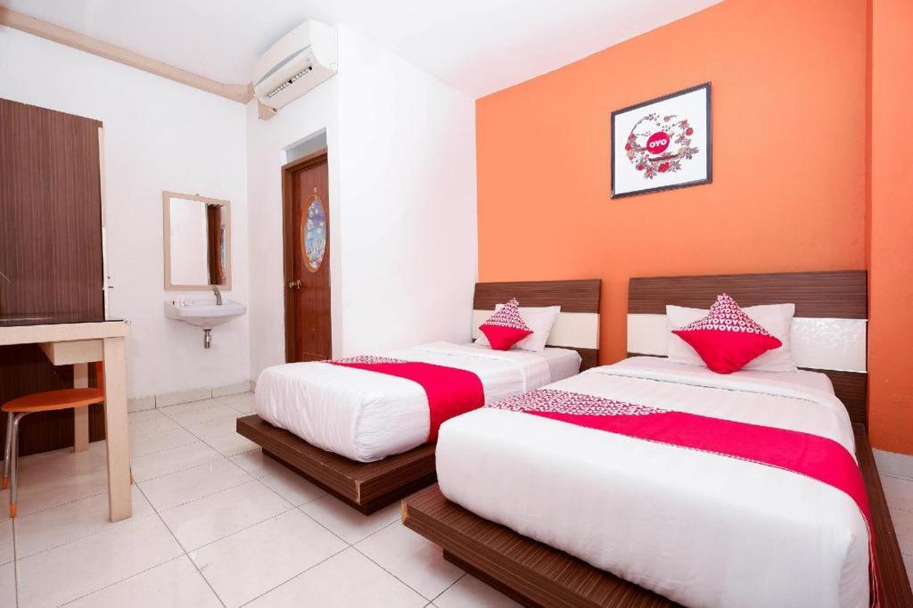 Oyo 1251 Residence 8 Semarang Exteriér fotografie