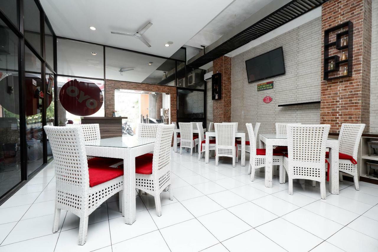 Oyo 1251 Residence 8 Semarang Exteriér fotografie